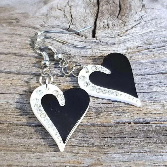 PinkDiva Jewelry - Vintage Y2K White Black Lucite Austrian Crystal Asymmetrical Heart Earrings
